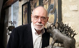 Von der Kunst, Gedanken in Formen zu bringen, zeugen die Skulpturen von Heiner Stiene. - Burkhard Battran
