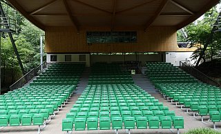 Die Ränge der Portabühne sollen sich zum Sommerkino wieder füllen. - Carsten Korfesmeyer