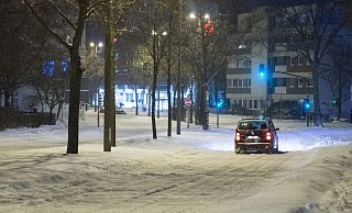 Der Fahrer des Hyundai befürchtete steckenzubleiben und missachtete deshalb die rote Ampel. - Symbolfoto: Ralf Bittner