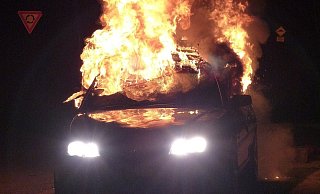 Die Polizei bittet um Zeugenhinweise zur Brandstiftung an der Landsberger Straße (Symbolfoto). - Pixabay