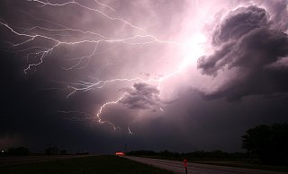 Der Kreis Minden-Lübbecke soll im Laufe des Samstags von schwerem Gewitter inklusive Sturmböen und Hagel heimgesucht werden. - Symbolfoto: Pixabay