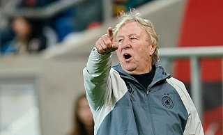 Für Interims-Bundestrainer Horst Hrubesch hat sich Elisa Senß ihre Nominierung durch Leistung verdient. - Uwe Anspach/dpa