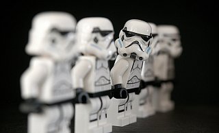 Auf der Leinwand, im Kinderzimmer, im Kleiderschrank: gefühlt wird in allen Lebensbereichen der Krieg der Sterne geführt (Symbolbild). - Pixabay