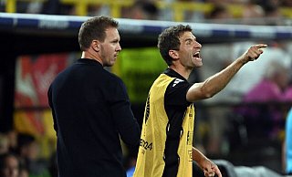 Julian Nagelsmann (l.) und Thomas Müller (r.) arbeiteten beim FC Bayern und beim DFB zusammen. (Archivbild) - Federico Gambarini/dpa