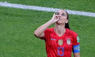 Alex Morgan bejubelte ihre Tore für das US-Team gerne auf ihre Weise. Weitere wird es nicht geben. - Richard Sellers/PA Wire/dpa