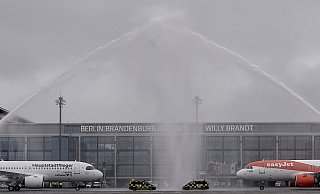 Am 30. Oktober 2020 landeten die ersten Flugzeuge am Hauptstadtflughafen BER. (Archivbild) - Michael Kappeler/dpa