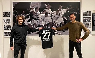 Mael Corboz (l.) mit dem Verler Trainer Rino Capretti.  - SC Verl