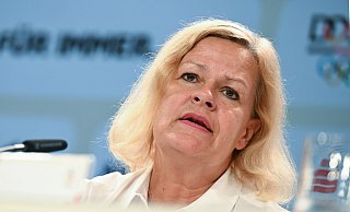 Nancy Faeser sieht die Ausrichtung von Olympischen und Paralympischen Spielen in Deutschland als Chance. - Marijan Murat/dpa