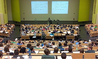 Im Hörsaal: Mit dem neuen Hochschulgesetz können die Universitäten wieder eine Anwesenheitspflicht einführen. - Pixabay