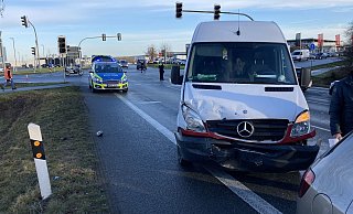 Der Verkehr auf dem Ostring in Richtung Lagesche Straße / Autobahn musste gesperrt werden. Die Polizei übernahm die Verkehrsregelung. - Jens Reichenbach