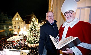 Oberbürgermeister Pit Clausen bei der Weihnachtsmarkt-Eröffnung 2018. - Sarah Jonek