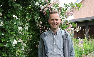 Christian Heitmann ist dabei, seinen konventionellen Garten in Gütersloh in ein naturnahes Kleinod zu verwandeln. - Anja Hustert