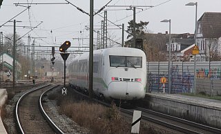 Der ICE könnte künftig auf den mittleren Gleisen durch Bad Oeynhausen durchrauschen. - Ulf Hanke