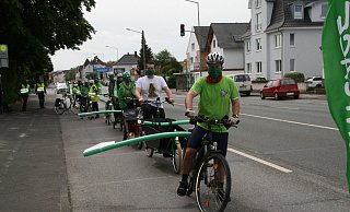 Im Mai machte die Radfahrinitiative auf die Möglichkeit für von Pop-up-Radwegen an der Neuhäuser Straße aufmerksam. - Andreas Götte