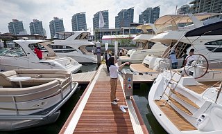 Wer reich ist, besitzt oft eine große Jacht. (Archivbild) - picture alliance / dpa