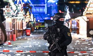 Nach dem Anschlag auf dem Magdeburger Weihnachtsmarkt soll ein Gutachten zum Täter in Auftrag gegeben werden. (Archivbild) - Heiko Rebsch/dpa