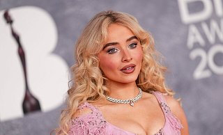 Popstar Sabrina Carpenter zeigt sich empört über das Weiße Haus. (Archivbild) - Scott A Garfitt/Invision/dpa