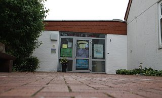 Teile der Kita Arche in Holsen müssen geschlossen werden, weil die Fenster kaputt sind. - Björn Kenter