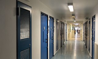 In der Bürener Unterbringungseinrichtung für Ausreisepflichtige ist es zu einem Zimmerbrand gekommen. - (Archivbild) picture alliance/dpa/Friso Gentsch