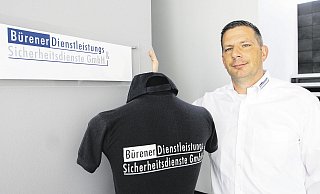 Marcel Reinecke, Geschäftsführer, der Bürener Dienstleistungs & Sicherheitsdienste mit Hauptsitz am Flughafen Paderborn-Lippstadt. - Uwe Müller