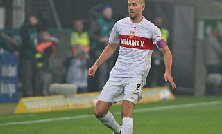 Stuttgarts Waldemar Anton am Ball. - Jan-Philipp Strobel/dpa