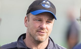 SCP-Coach Lukas Kwasniok hatte im Trainingslager im spanischen Benidorm guten Grund zur Zufriedenheit. - Oliver Krato
