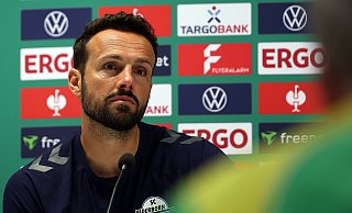 SCP-Coach Ralf Kettemann äußerst sich am Sonntag nach dem Pokalsieg bei Viktoria Köln zum Transferstreit um Raphael Obermair. - Imago Images