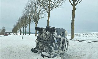 Auf glatten Strecken kamen Fahrzeuge von der Straße ab. Überwiegend blieb es bei Sachschäden. - Polizei Höxter