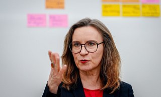 Sigrid Nikutta, bislang Vorstandsvorsitzende der DB Cargo, ist in Enger im Kreis Herford aufgewachsen. - Kay Nietfeld/dpa