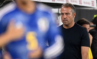 Zuletzt ging es für Bundestrainer Hansi Flick und das DFB-Team nur noch bergab. - Julian Stratenschulte/dpa