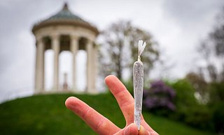 Kiffen verboten? Darüber muss der Verwaltungsgerichtshof entscheiden (Archiv). - Peter Kneffel/dpa