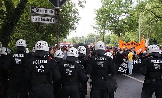 Die Anti-Polizei-Demo in Herford wurde nach knapp zwei Stunden beendet. - NW