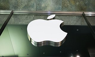 Apple sieht sich wegen der Funktion unter anderem Kritik vom Facebook-Konzern Meta ausgesetzt. (Archivbild) - Christian Charisius/dpa