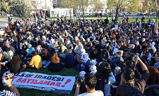 Sitzstreik und Protest in Diyarbakir: «Der Wille des Volkes kann nicht ignoriert werden». - Mehmet Masum Suer/SOPA/ZUMA/dpa