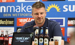 Lukas Kwasniok meisterte am Montag souverän seine erste Pressekonferenz als Trainer des SC Paderborn. - Uwe Müller