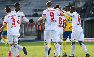 Der HSV machte in Braunschweig die Hinrunden-Meisterschaft klar. - Foto: Swen Pförtner/dpa