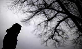 Depressive Erkrankungen können sich in Herbst und Winter verschlimmern. - Julian Stratenschulte/dpa