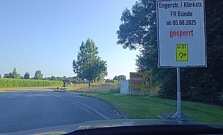 Von Enger aus kommend, werden die Fahrer am Kreisel in Belke-Steinbeck nach rechts auf den Westfalenring geschickt, um die Baustelle an der Engerstraße und der Klinkstraße zu umfahren. - Sven Hauhart
