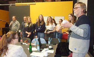 In der letzten Sitzung vor dem Corona-Lockdown waren Kommunalpolitiker zur Beiratssitzung erschienen. Ganz rechts ist Stadtjugendpfleger Frank Engelhartd zu sehen, der die Sitzung moderierte. - Karsten Schulz