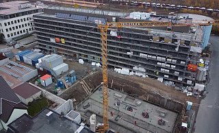 Die Arbeiten am Hotel-Neubau auf dem Elsbach-Areal schreiten zügig voran. - Thomas Diekenbrok