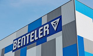 Das Logo der Benteler Distribution am Zentrallager der Sparte in Duisburg. - Lars Behrendt & Christopher Raus Das Logo der Benteler Distribution am Zentrallager der Sparte in Duisburg. - Lars Behrendt & Christopher Raus