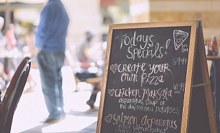In einem Bünder Restaurant bestellen die Gäste nur zu 50 Prozent von der Speisekarte - der Rest wünscht sich was. - Symbolfoto: Pixabay