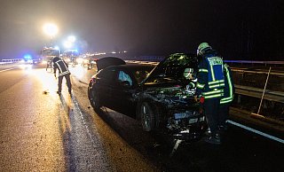 Die Trümmerteile verteilten sich. - Feuerwehr Porta/Michael Horst