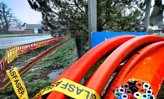 Für einen Meter Glasfaser kalkuliert man 120 bis 150 Euro Kosten allein für den Tiefbau. Das summiert sich. - Andreas Frücht