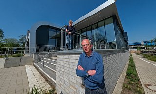 Neugierig: Der Stadtsportbund-Präsident Detlef Kuhlmann (vorne) und der Vorstandsvorsitzende Karl-Wilhelm Schulze haben Fragen an die Politik - Andreas Zobe