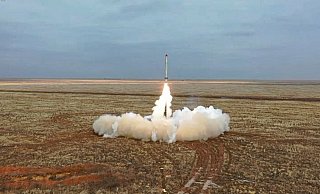Das vom russischen Verteidigungsministerium zur Verfügung gestellte Videostandbild zeigt den Start einer russischen Iskander-K-Rakete. - Foto: Uncredited/Russian Defense Ministry Press Service/dpa
