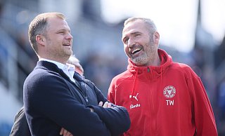 SCP-Sportchef Fabian Wohlgemuth und Trainer Tim Walter (r.) bildeten in der Saison 2018/19 ein erfolgreiches Gespann bei Holstein Kiel. Und so wird Walter nun auch als potenzieller Baumgart-Nachfolger gehandelt. - picture alliance