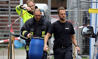 Nach dem Fund von hochgiftigem Rizin in Köln durchsuchte die Polizei im Jahr 2018 mehrere Wohnungen in dem Hochhaus. - picture alliance/Oliver Berg/dpa