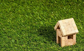 Wer einen Bauplatz sucht, könnte in Westerenger fündig werden. - Pixabay