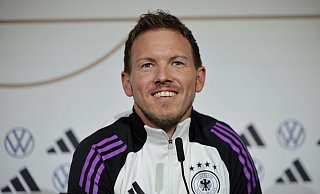 Bundestrainer Julian Nagelsmann sieht Manuel Neuer weiter als Nummer eins für die EM. - Christian Charisius/dpa